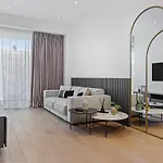 Apartment One Luxury *