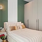 One Luxury アパート ブカレスト
