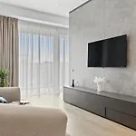Apartment One Luxury *