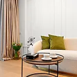 One Luxury * ブカレスト