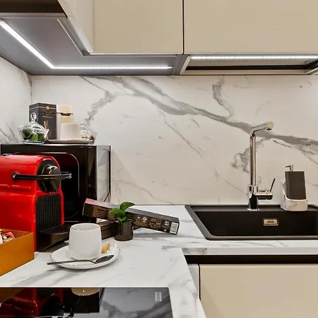 Apartment One Luxury