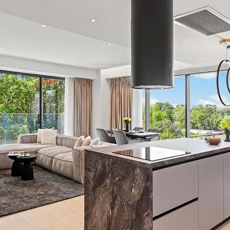 One Luxury בוקרשט