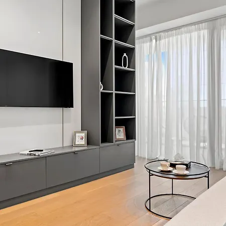 One Luxury Lägenhet *