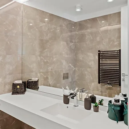 One Luxury Bukarest