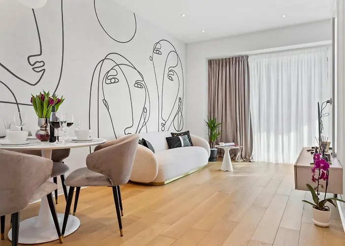 One Luxury Apartament