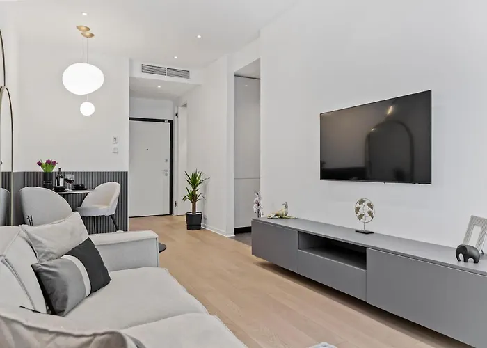 One Luxury * ブカレスト