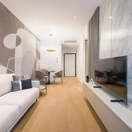 One Luxury Boekarest