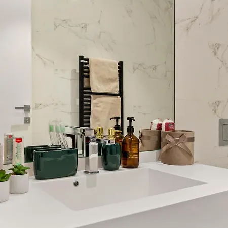 One Luxury Boekarest