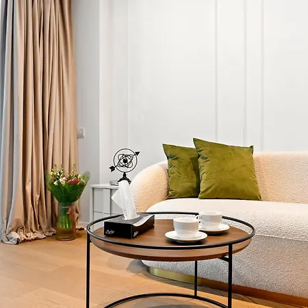 One Luxury * Boekarest